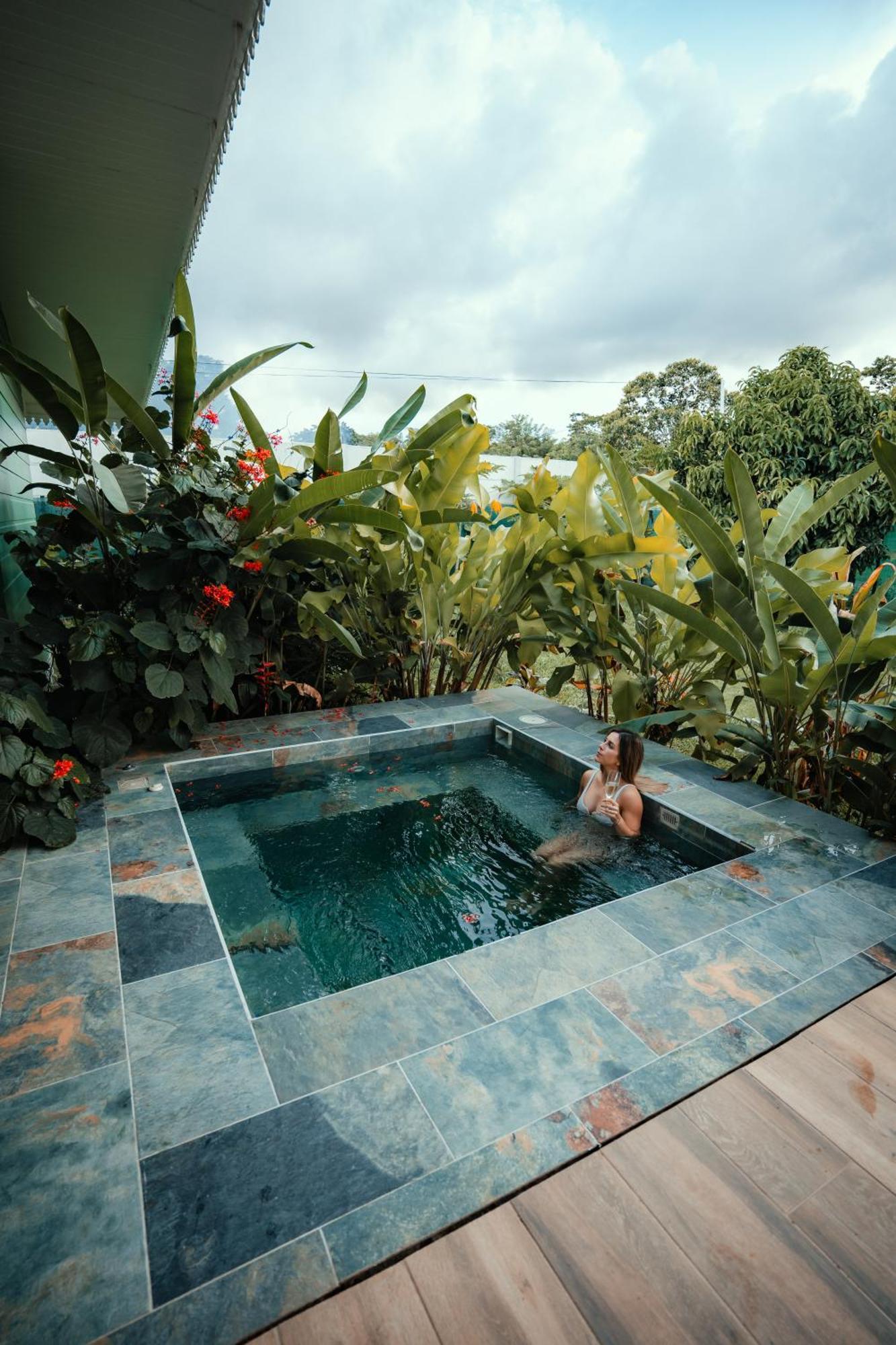 Namaitami Casa Hermosa Con Ac Y Piscina A Solo 650 Metros Del Parque Nacional Cahuita Bagian luar foto
