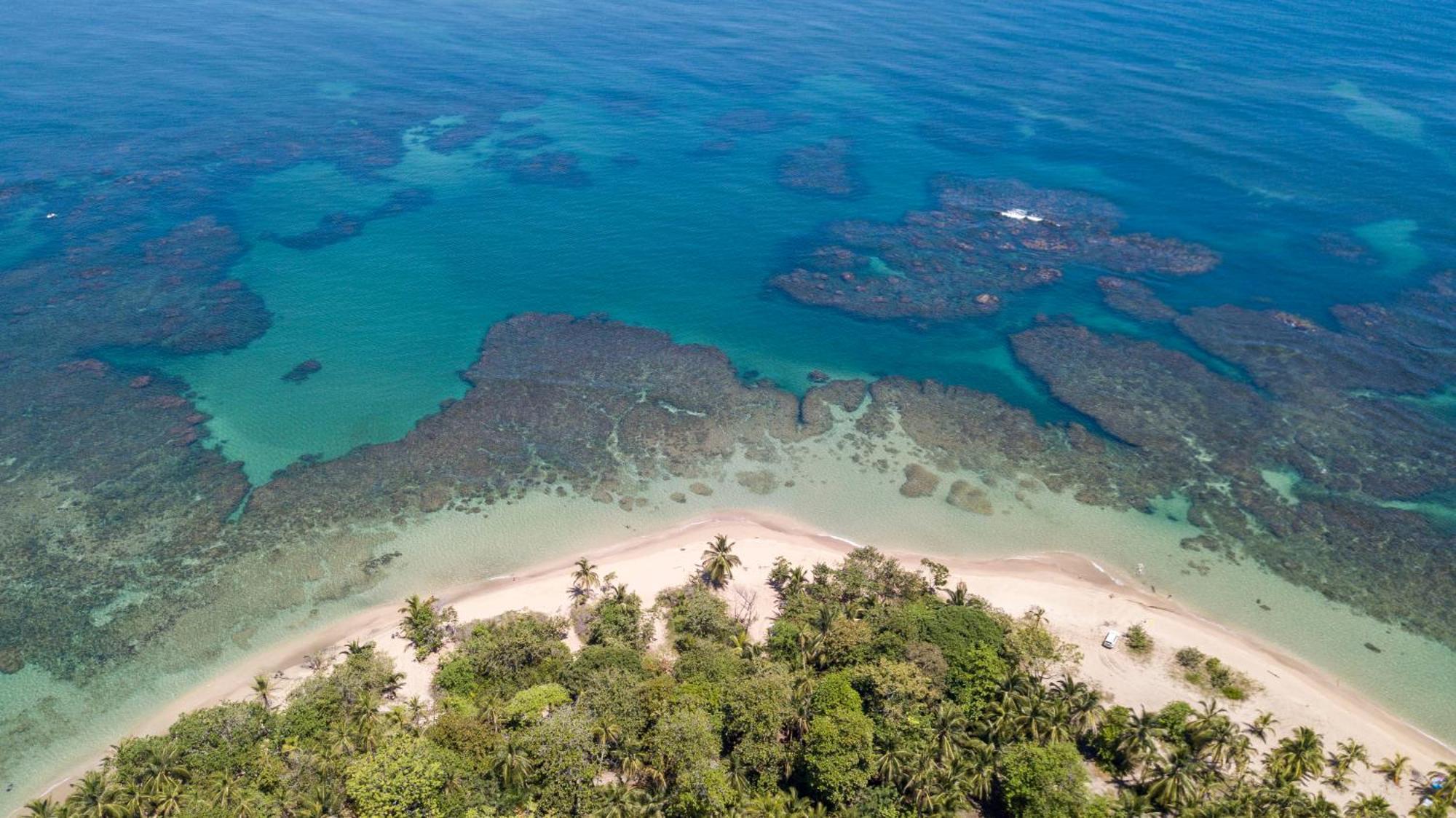 Namaitami Casa Hermosa Con Ac Y Piscina A Solo 650 Metros Del Parque Nacional Cahuita Bagian luar foto